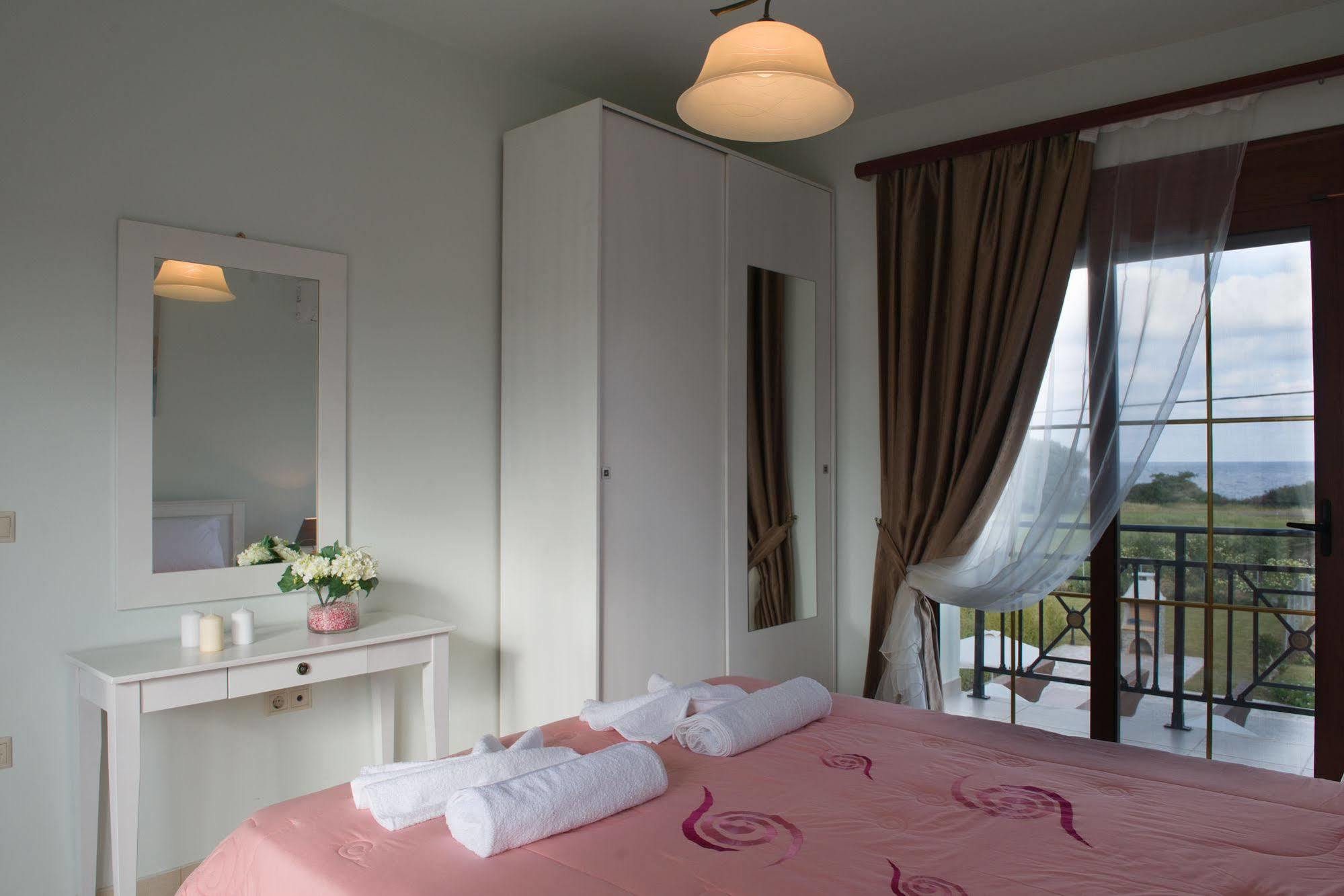 Petra Villas Gennadi Extérieur photo