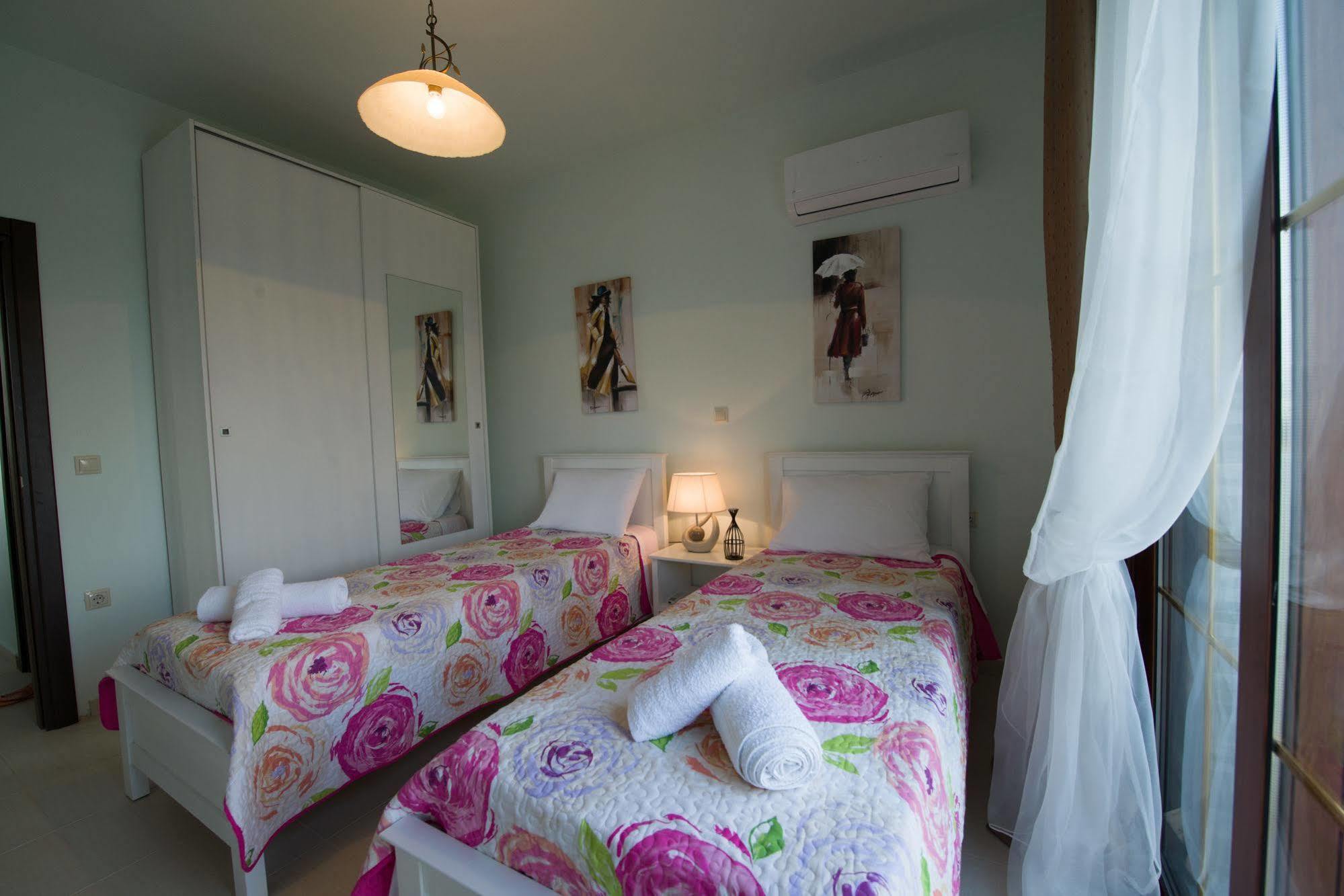 Petra Villas Gennadi Extérieur photo
